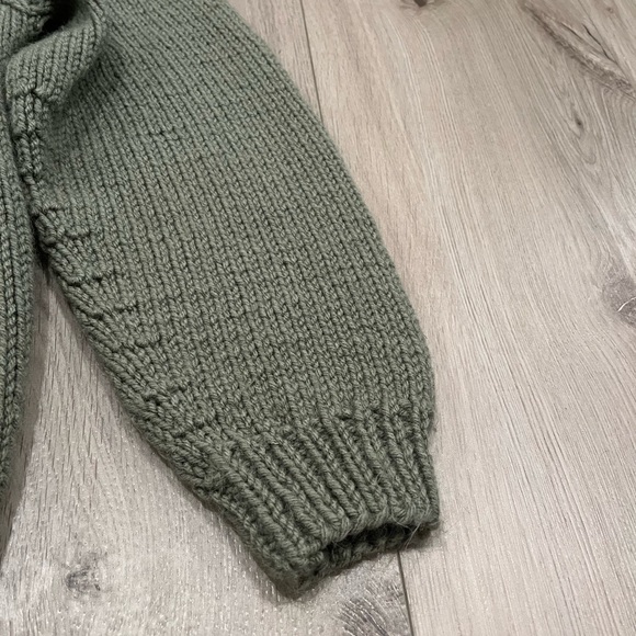 Hand knit green sweater - Picture 2 of 5